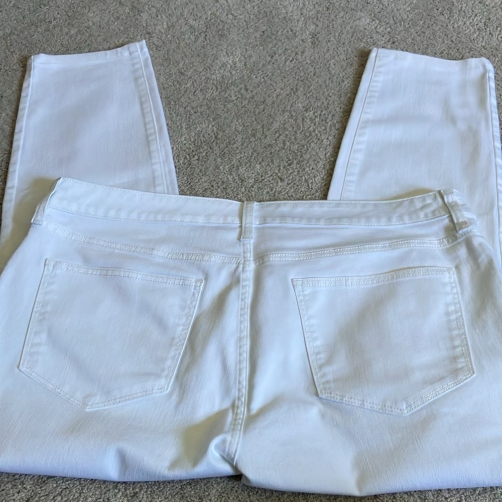 St Johns Bay Skinny Leg 16 White Womens jeans - Picture 4 of 4